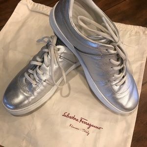 Salvatore Ferragamo Fasano Gancini Low-Top Sneaker, size 9